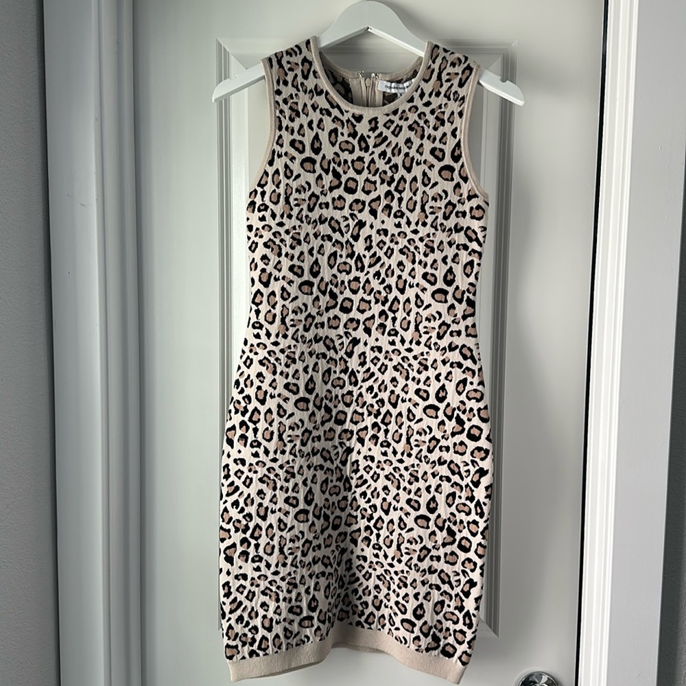 Cupcakes And Cashmere Dress Size Small NWT